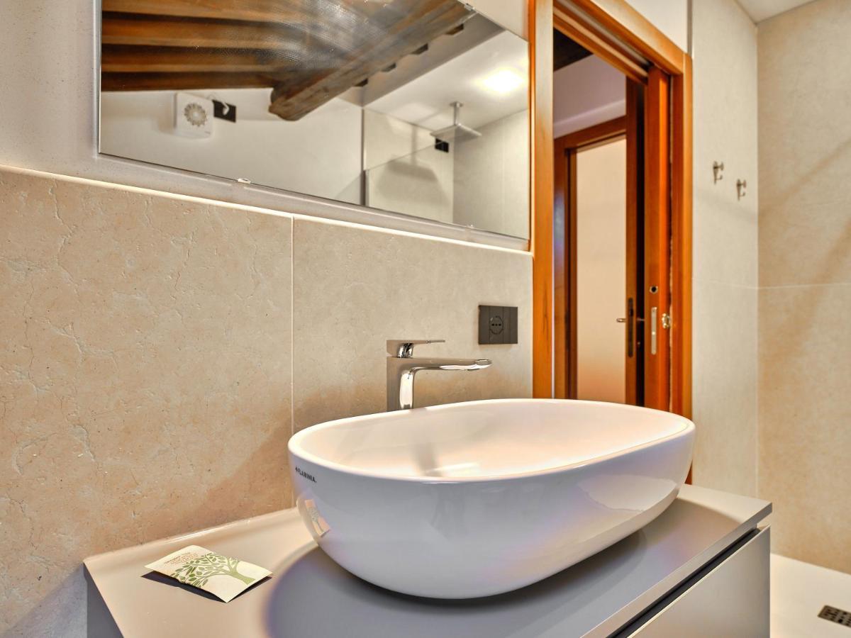 Apartmentsarena - Residenza Degli Scaligeri - Piazza Erbe Βερόνα Εξωτερικό φωτογραφία