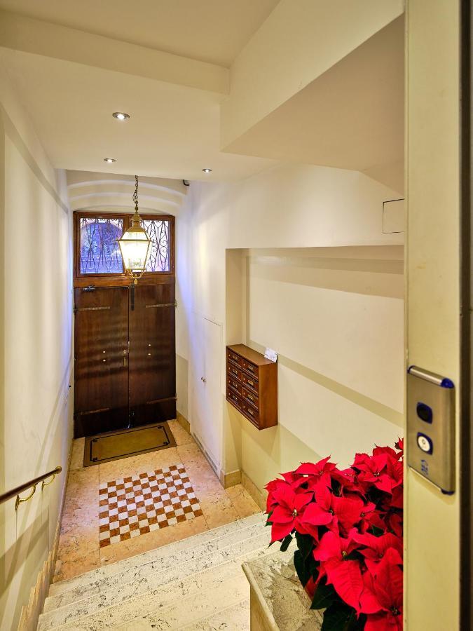 Apartmentsarena - Residenza Degli Scaligeri - Piazza Erbe Βερόνα Εξωτερικό φωτογραφία