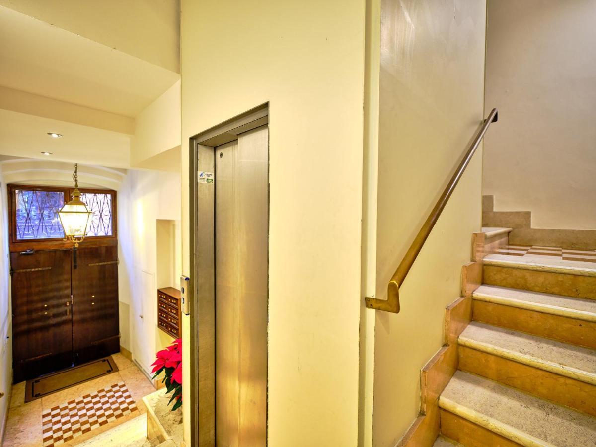 Apartmentsarena - Residenza Degli Scaligeri - Piazza Erbe Βερόνα Εξωτερικό φωτογραφία